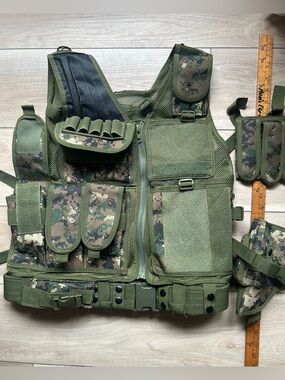 Tactical MOLLE Vest with Digital Camo Pouches - air soft